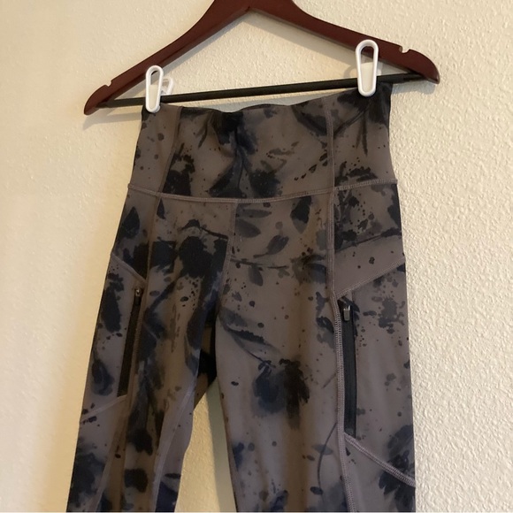 Athleta Women's Brown Floral Rainier Reflective Tight High Rise Leggings Size XS - Picture 5 of 16